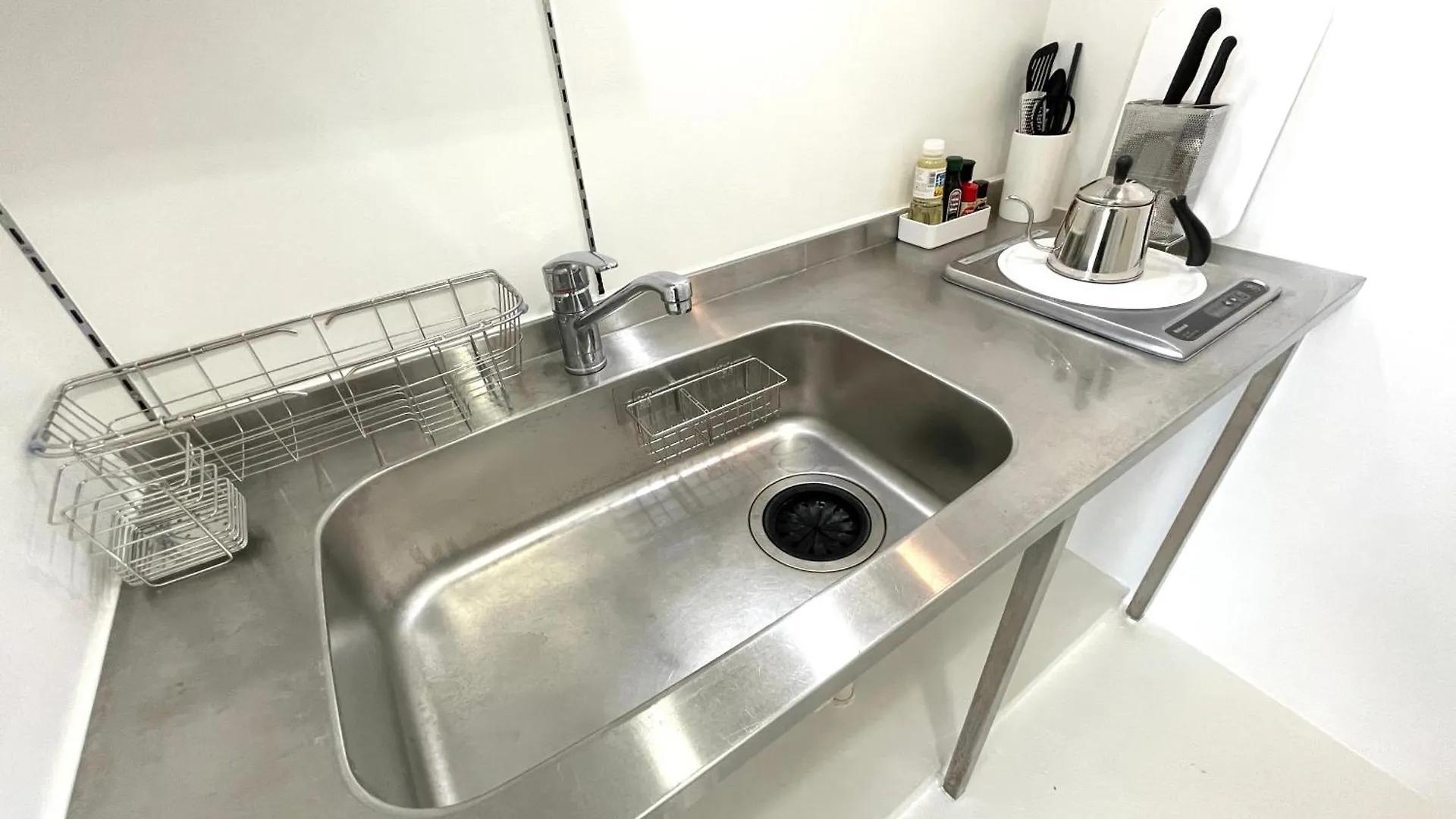 Apartment 彩光堂village Kame101&202 Tokyo